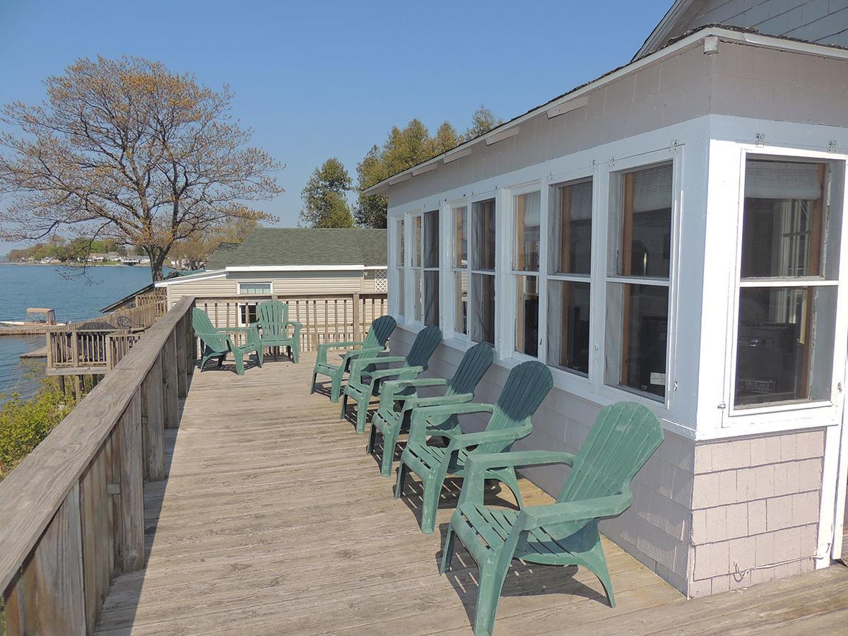 Angel Rock Waterfront Cottages Кейп-Вінсент Екстер'єр фото